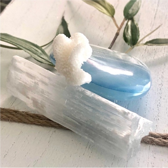 NEW! Heart Stone Crystal Selenite Wood Book Stack - Picture 5 of 8